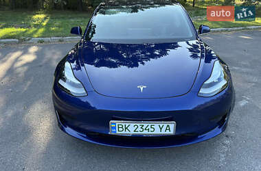 Седан Tesla Model 3 2020 в 