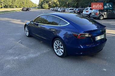 Седан Tesla Model 3 2020 в 