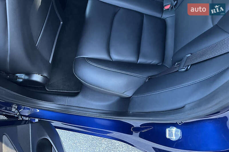Седан Tesla Model 3 2020 в Києві