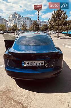Седан Tesla Model 3 2019 в Одесі
