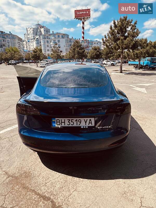 Седан Tesla Model 3 2019 в Одесі