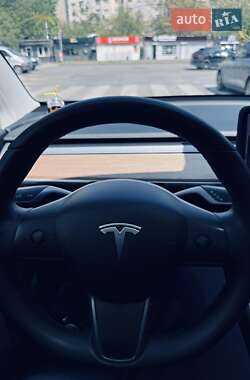 Седан Tesla Model 3 2019 в 