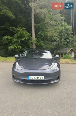 Седан Tesla Model 3 2022 в Ужгороде