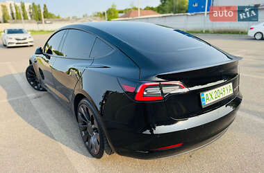 Седан Tesla Model 3 2020 в 