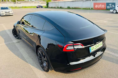 Седан Tesla Model 3 2020 в 
