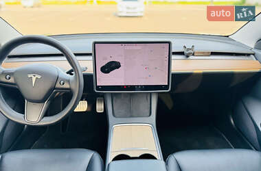 Седан Tesla Model 3 2020 в 