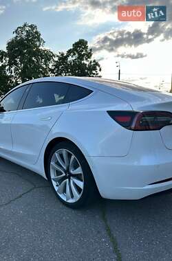 Седан Tesla Model 3 2018 в 