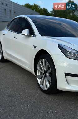 Седан Tesla Model 3 2018 в 