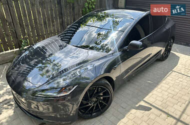 Седан Tesla Model 3 2024 в Черноморске