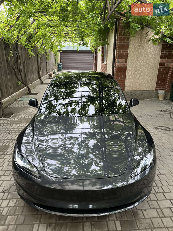 Седан Tesla Model 3 2024 в Чорноморську