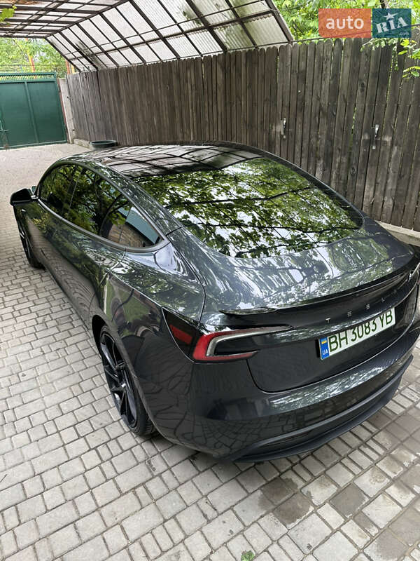 Седан Tesla Model 3 2024 в Чорноморську
