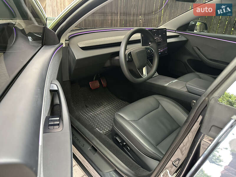 Седан Tesla Model 3 2024 в Чорноморську