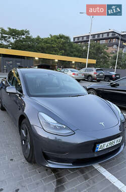 Седан Tesla Model 3 2023 в 
