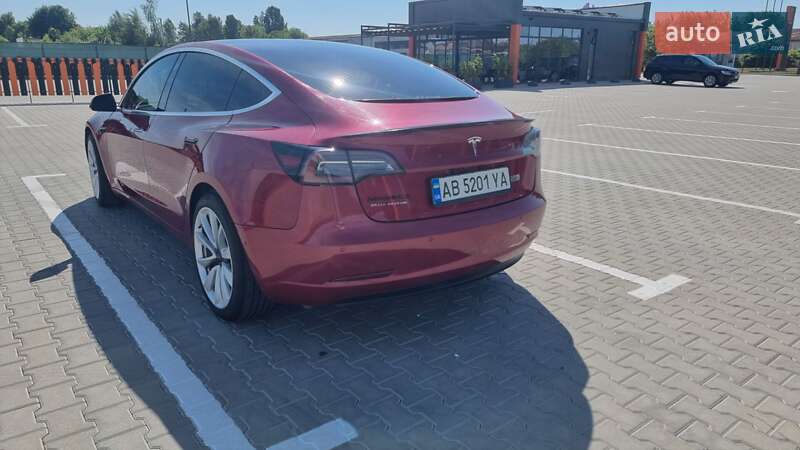 Седан Tesla Model 3 2018 в Виннице