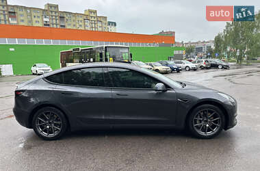 Седан Tesla Model 3 2021 в 