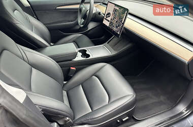 Седан Tesla Model 3 2021 в 