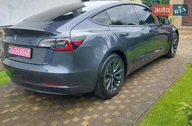 Седан Tesla Model 3 2021 в 