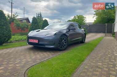 Седан Tesla Model 3 2021 в 