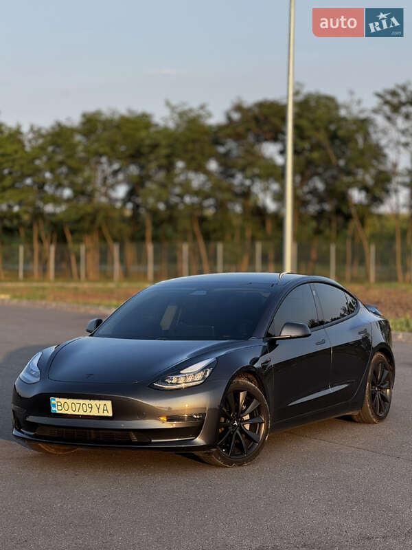 Tesla Model 3 2018