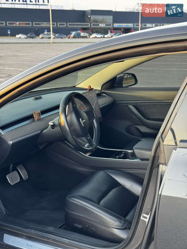 Седан Tesla Model 3 2018 в Днепре