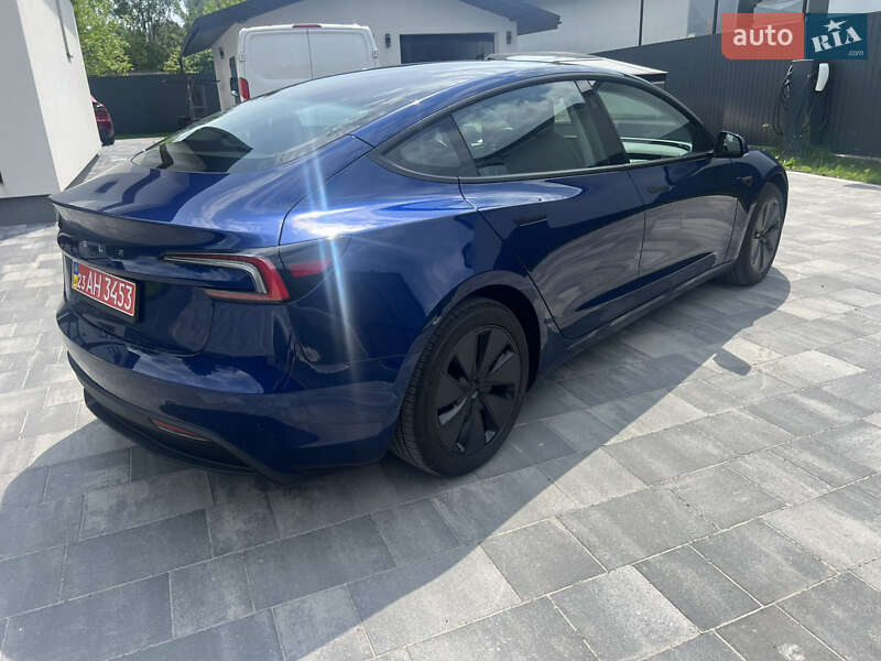 Седан Tesla Model 3 2024 в Старокостянтинові