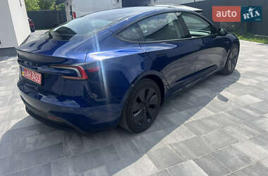 Седан Tesla Model 3 2024 в 