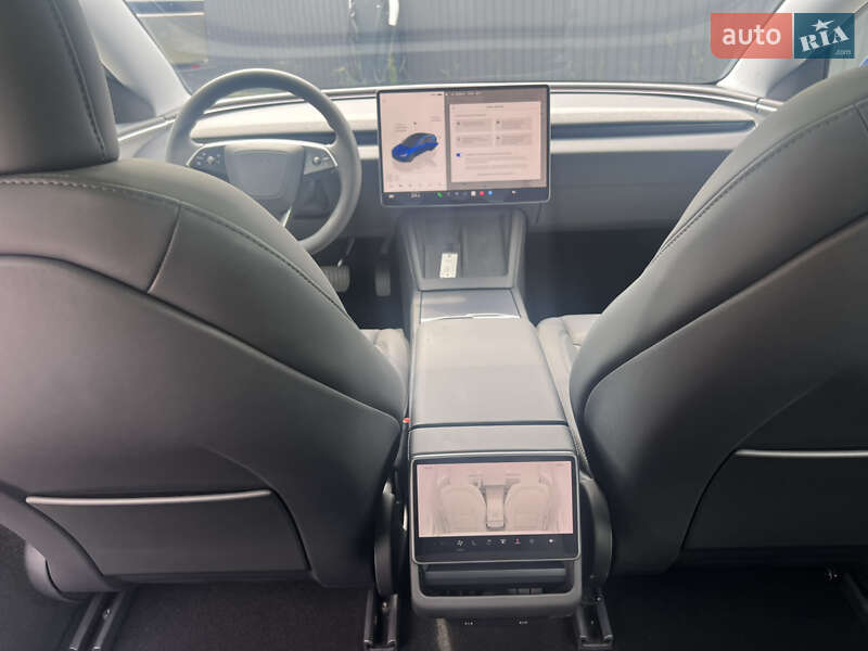 Седан Tesla Model 3 2024 в Старокостянтинові