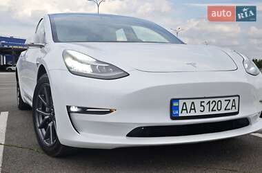 Седан Tesla Model 3 2020 в 