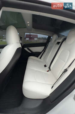 Седан Tesla Model 3 2019 в 
