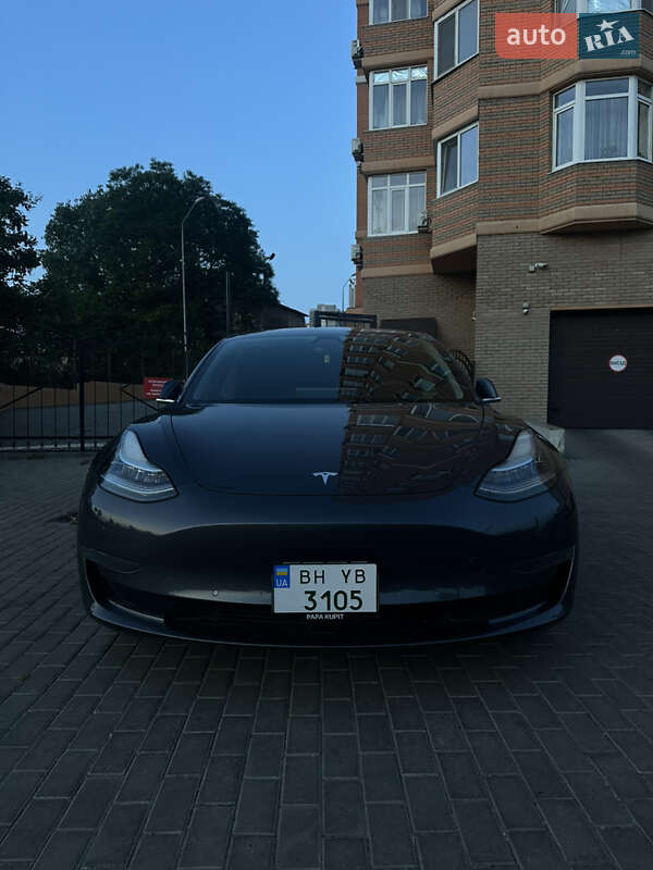 Седан Tesla Model 3 2020 в Одесі