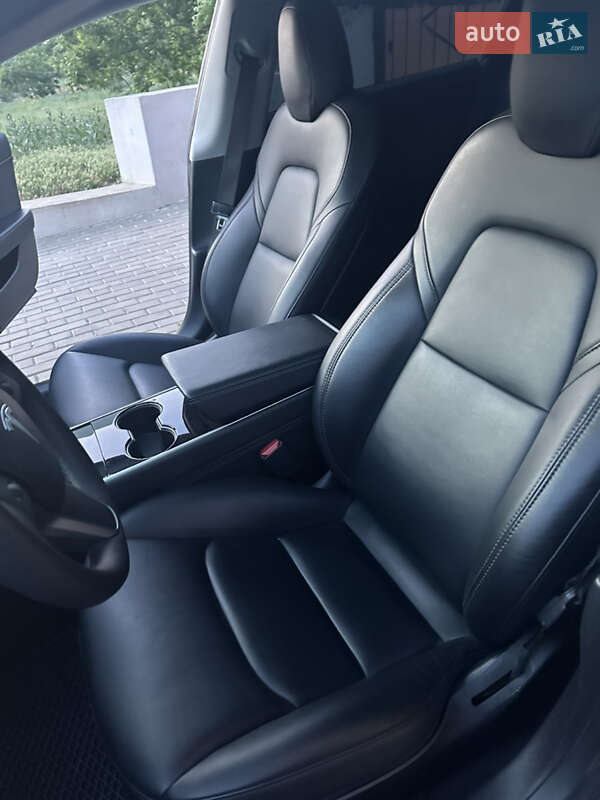 Седан Tesla Model 3 2020 в Одесі