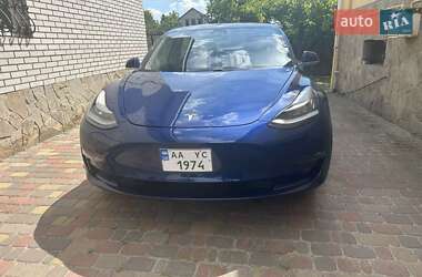 Седан Tesla Model 3 2018 в Киеве