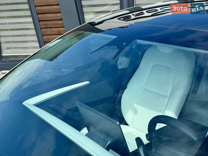 Седан Tesla Model 3 2022 в Вінниці