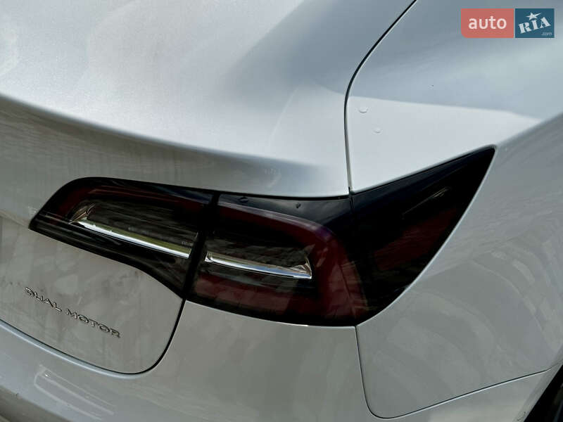 Седан Tesla Model 3 2022 в Вінниці