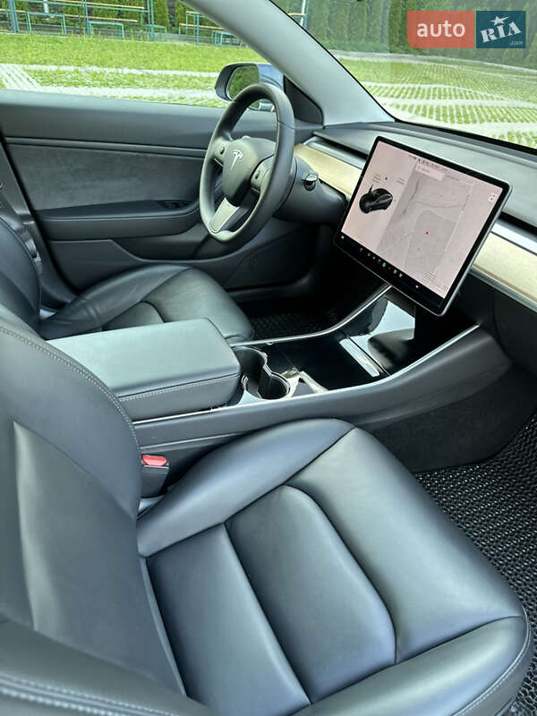 Седан Tesla Model 3 2019 в Харькове