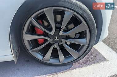 Седан Tesla Model 3 2020 в 