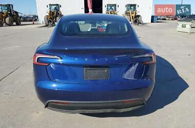 Седан Tesla Model 3 2025 в 