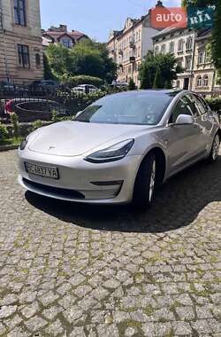 Седан Tesla Model 3 2018 в Львові