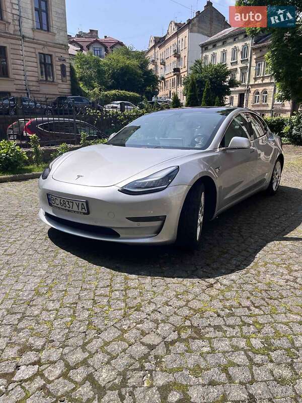 Седан Tesla Model 3 2018 в 