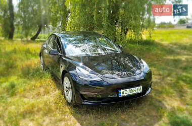 Седан Tesla Model 3 2022 в Днепре