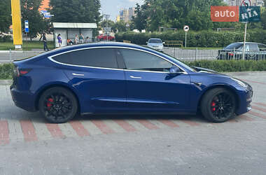 Седан Tesla Model 3 2019 в 