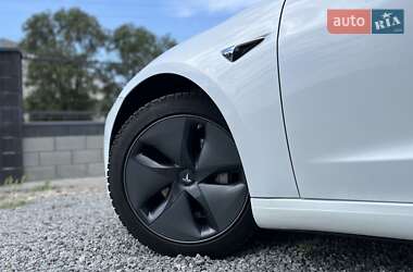 Седан Tesla Model 3 2020 в 