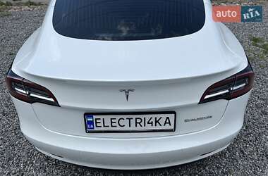 Седан Tesla Model 3 2020 в 