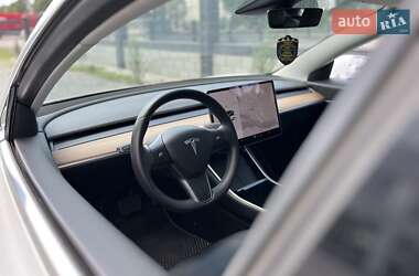 Седан Tesla Model 3 2020 в 