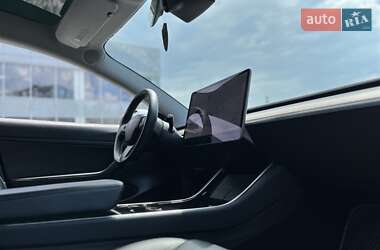 Седан Tesla Model 3 2020 в 