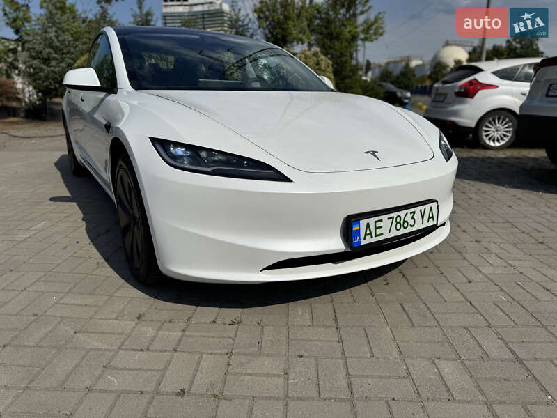 Седан Tesla Model 3 2024 в Днепре