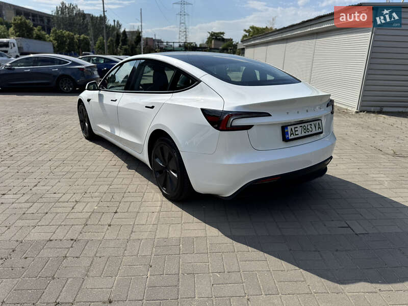 Седан Tesla Model 3 2024 в Днепре
