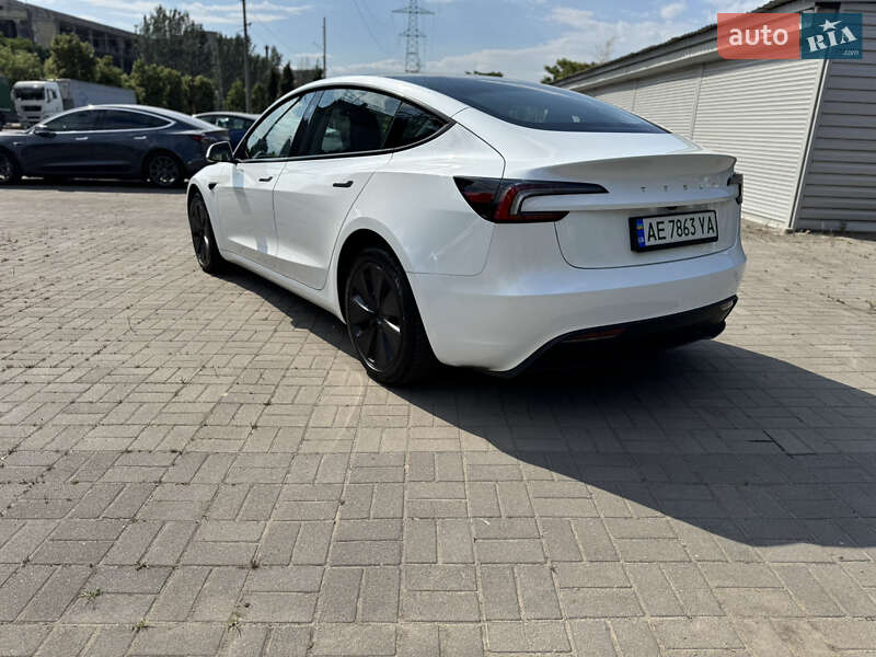 Седан Tesla Model 3 2024 в Днепре