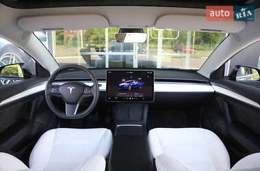 Седан Tesla Model 3 2022 в 