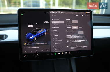 Седан Tesla Model 3 2022 в 